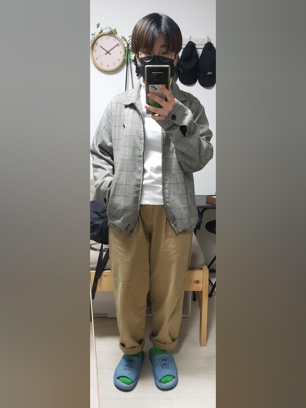 「KANGOLのアイテム（ブルゾン、グレー系）」を使った、yukifashioさん（レディース・153cm）の冬コーディネートの2枚目の写真
