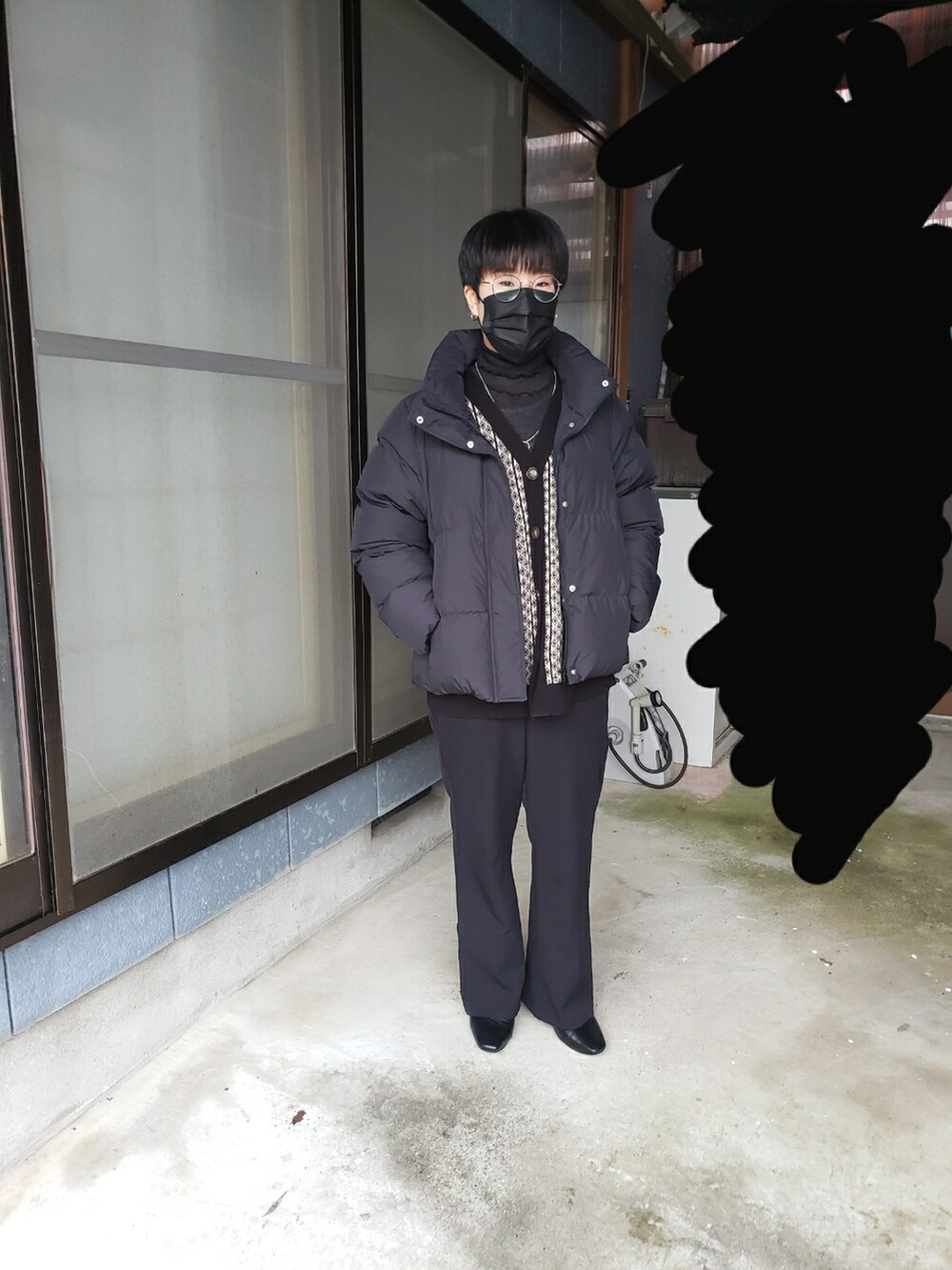 「Per sist enceのアイテム（カーディガン/ボレロ、ブラック系）」を使った、yukifashioさん（レディース・153cm）の冬コーディネートの2枚目の写真