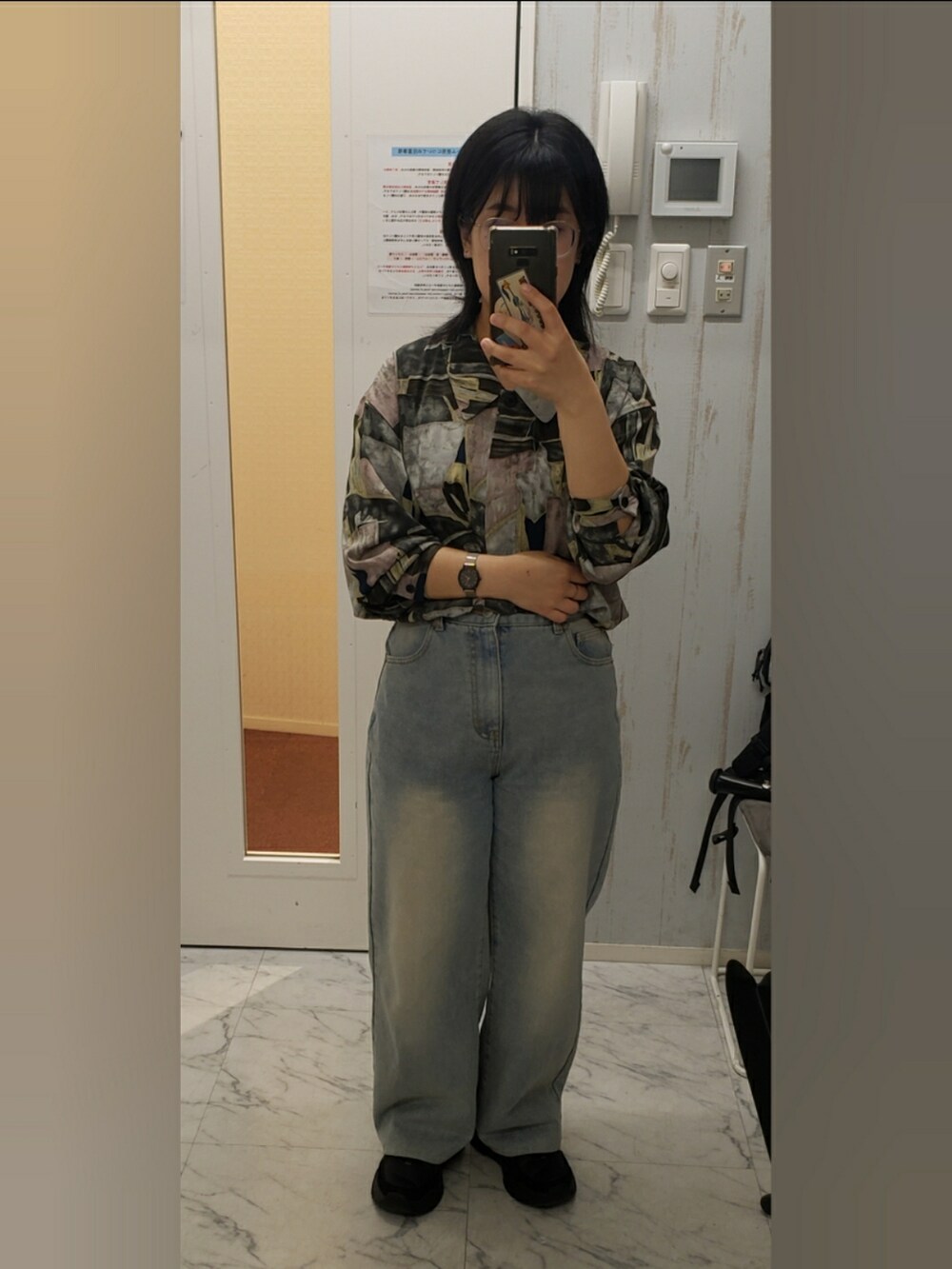 「FILAのアイテム（スニーカー、ブラック系）」を使った、yukifashioさん（レディース・153cm）の春コーディネートの2枚目の写真