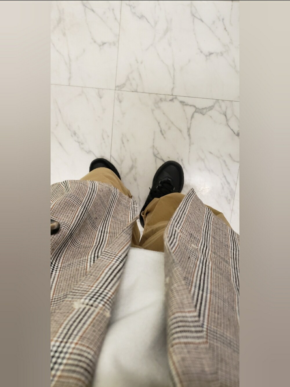 「FILAのアイテム（スニーカー、ブラック系）」を使った、yukifashioさん（レディース・153cm）の春コーディネートの2枚目の写真