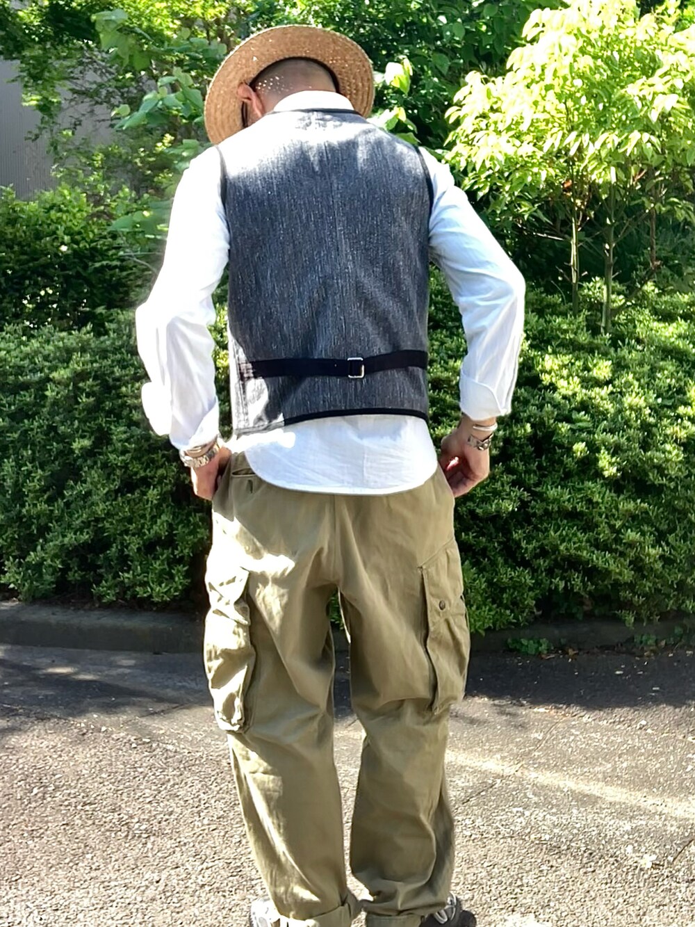 その他のカーゴパンツ、その他のカーゴパンツ、その他のカーゴパンツを着用したメンズの春コーディネートの2枚目の写真