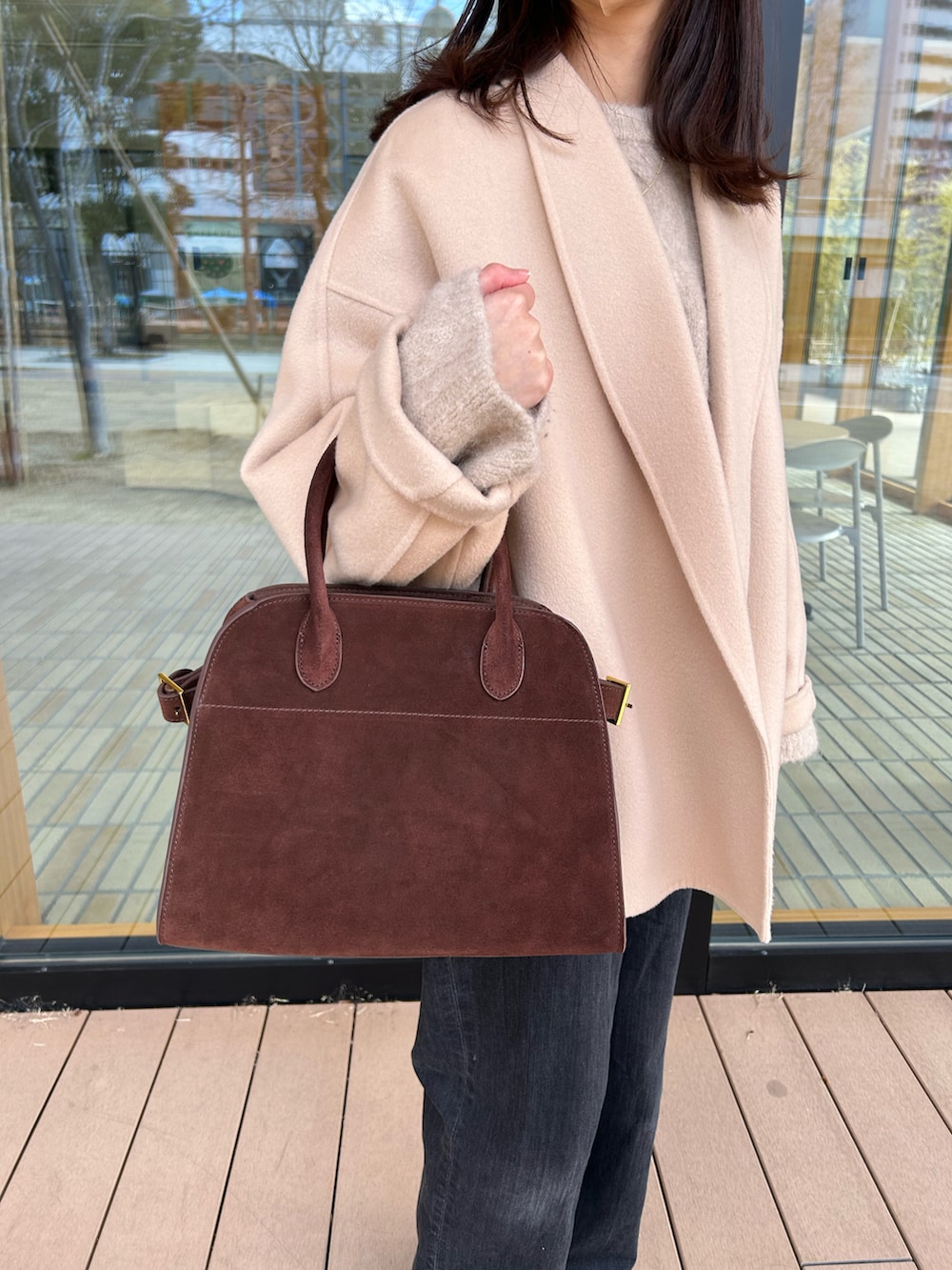 「プチプラ、パンプス、SESTO、sestoコーデ、プチプラコーデ、ペタンコ靴」｜「SESTOのゴールドピーススクエアトゥフラットパンプス（パンプス、ブラック系）」を使った、靴屋の人さん（レディース・158cm）の春コーディネートの3枚目の写真