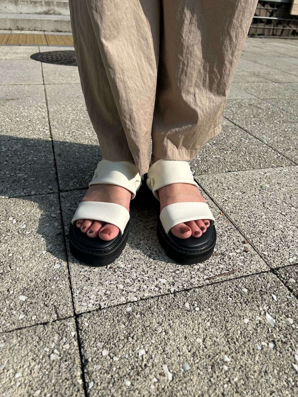 「セスト(SESTO)、SESTO、プチプラ、サンダル、厚底サンダル、スポサン」｜「SESTOのアイテム（シューズ、シルバー系）」を使った、靴屋の人さん（レディース・158cm）の夏コーディネートの4枚目の写真