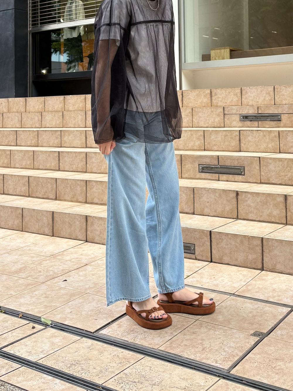 「サンダル、サンダルコーデ、厚底サンダル、プチプラコーデ、セスト(SESTO)」｜「SESTOの厚底バックルサンダル（サンダル、ブラウン系）」を使った、靴屋の人さん（レディース・160cm）の春コーディネートの2枚目の写真
