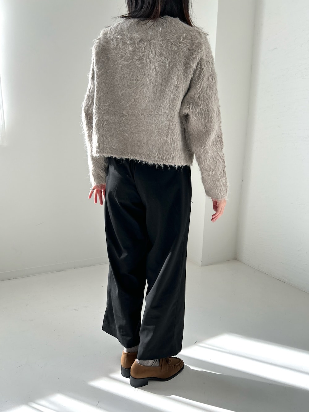 「春服コーデ、プチプラ、プチプラコーデ、スエード、タッセルローファー、ローファー、タッセル」｜「SESTOのモカステッチタッセルローファー（ローファー、イエロー系）」を使った、靴屋の人さん（レディース・160cm）の冬コーディネートの2枚目の写真