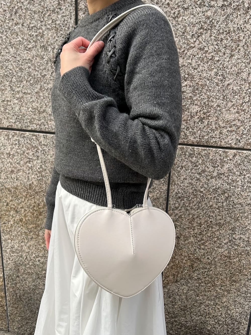 「カジュアルスタイル、お出かけコーデ、オトナカジュアル、大人女子、冬、プチプラコーデ」｜「SESTOのシースルーショートブーツ（ブーツ、ベージュ系）」を使った、靴屋の人さん（レディース・158cm）の冬コーディネートの2枚目の写真