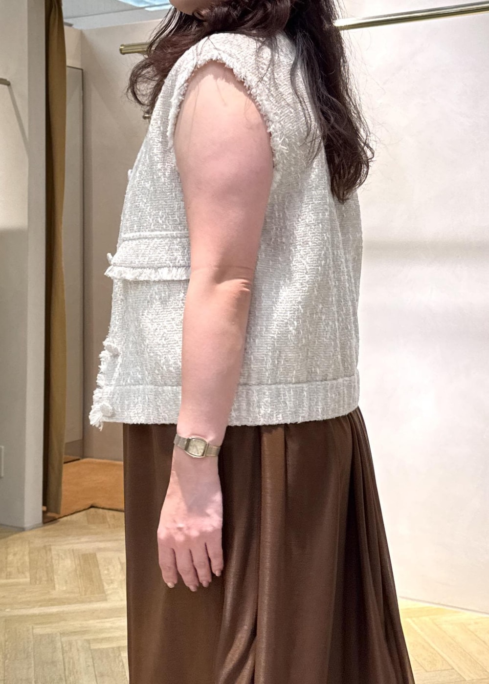 「ワンピーススタイル、ワンピスタイル、夏コーデ、デートコーデ、お出かけコーデ、女子会コーデ、フェミニンコーデ、ROPÉ、ナチュラル、イエベ秋、乾燥、トップス、ベスト、ワンピース、バッグ」｜「ROPE'の【24AW新色追加】Amelie Bag （アメリ バッグ）【メディア掲載】【一部店舗限定】（ショルダーバッグ、ブラック系）」を使った、yayoiさん（レディース・160cm）の夏コーディネートの5枚目の写真