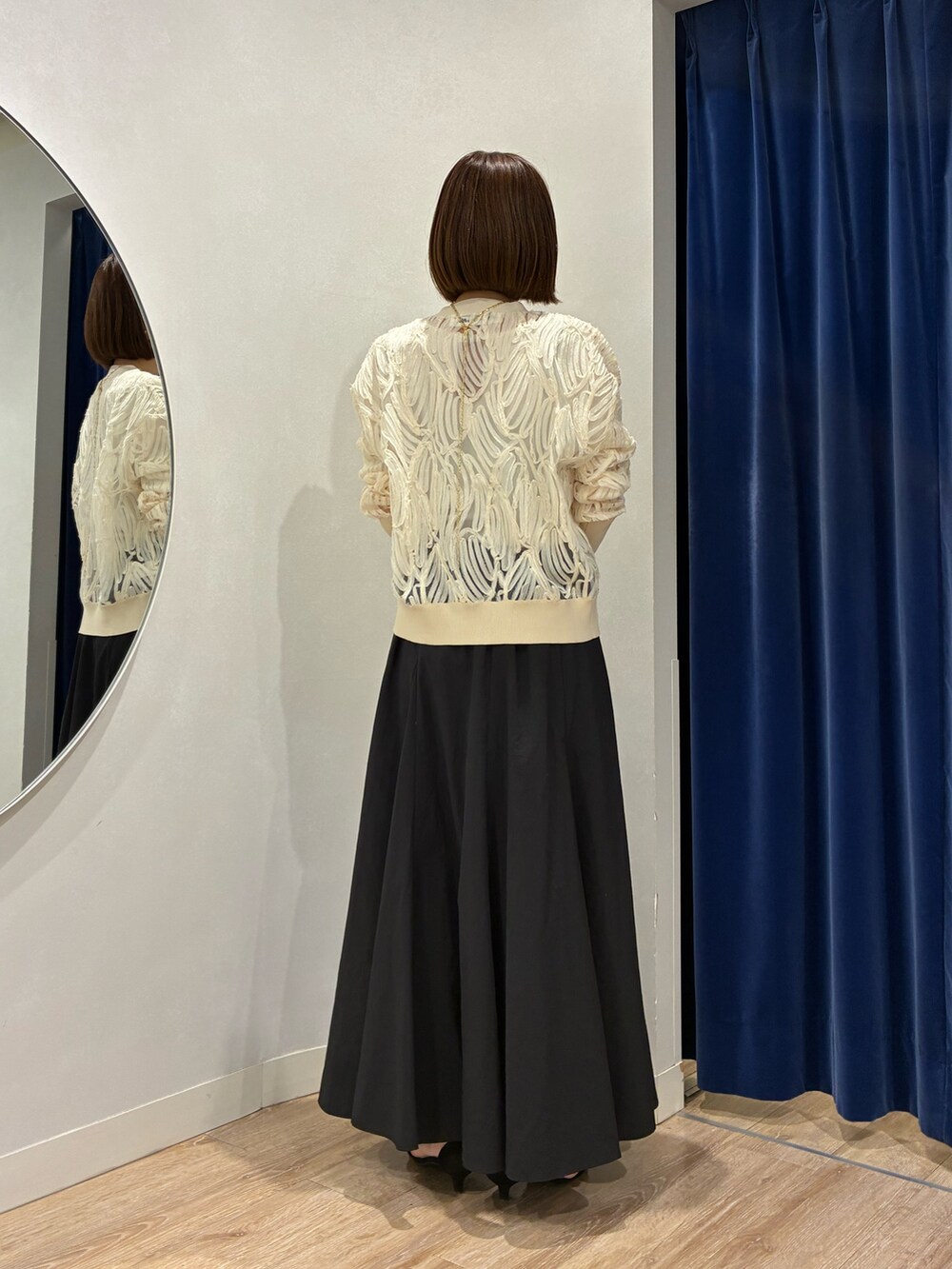 imaiさんの「《セットアップ対応》《手洗い可能》チュール刺繍Vネックカーディガン（Rie Miller）」を使ったコーディネートの7枚目の写真