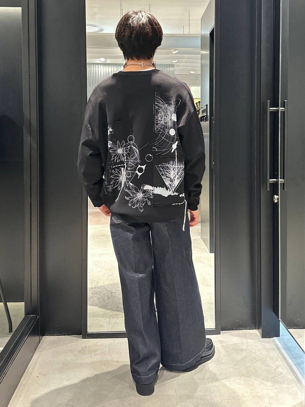 「秋コーデ、冬コーデ、女子ウケ、きれいめ、カジュアル、ネックレス、HARE、着痩せ・細見え」｜「HAREのステンレスチェーンネックレス(HARE)（ネックレス、シルバー系）」を使った、おざさん（メンズ・172cm）の秋コーディネートの3枚目の写真