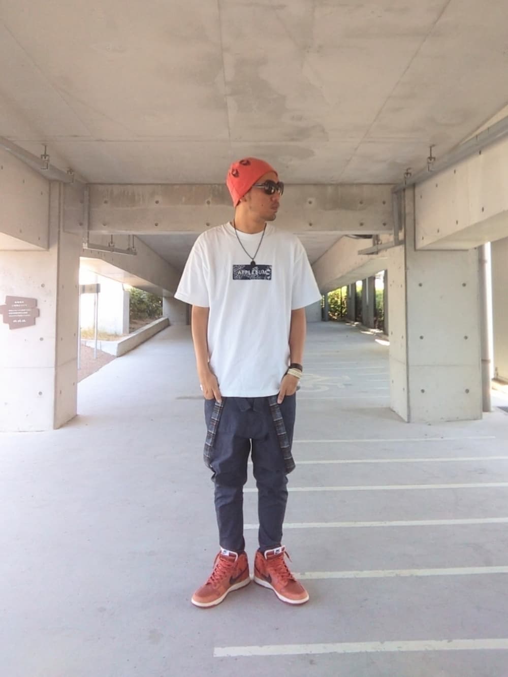 「APPLEBUM、AG、ペイズリー、ボックスロゴ、CAMBIO、サスペンダー、NIKE、dunk、チェック、GARNI、ストリート、アツいコーデ全部見せ、オレンジ、サングラス」|「AGのアイテム(ニットキャップ/ビーニー、オレンジ系)」を使った、hasshi(ハッシー)さん(メンズ・172cm)の夏コーディネートの2枚目の写真