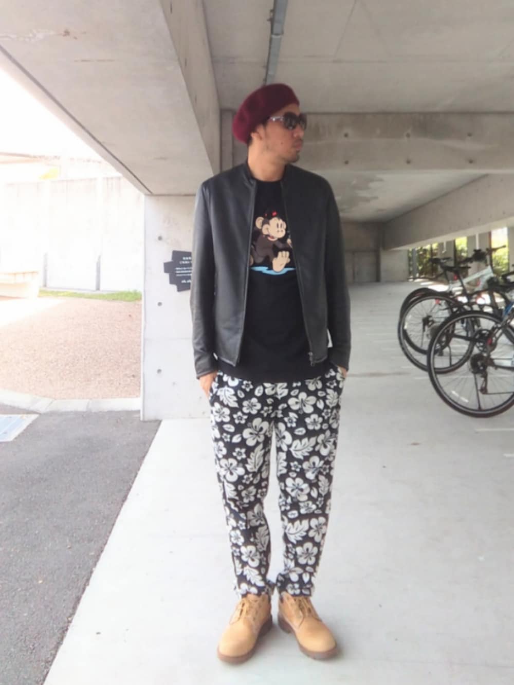 「ストリート、COOKMAN、花柄、Keith 、XLARGE、ベレー帽、Timberland、STUDIOUS、ライダース、春コーデ、モンモンモン、シェフパンツ、古着MIX」|「usedのアイテム(ハンチング/ベレー帽、レッド系)」を使った、hasshi(ハッシー)さん(メンズ・172cm)の春コーディネートの2枚目の写真