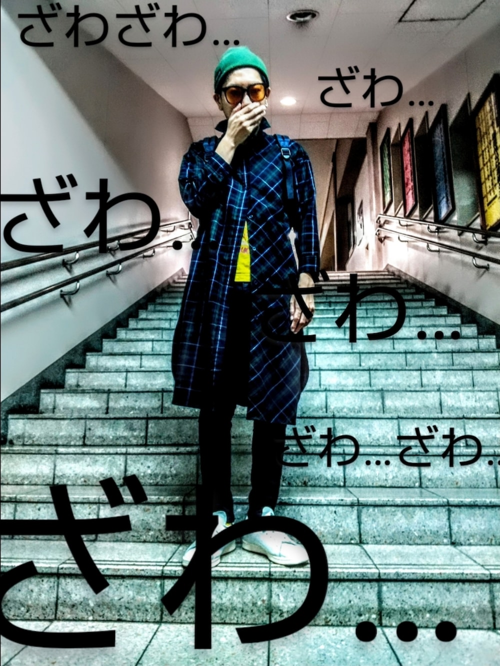 「ざわざわコーデ、FAT、ロングシャツ、リドム黒スキニー、スタンスミス、エンパイア、チェックシャツ、リーボック、オレンジサングラス、圧倒的閃き、クリエイター、緑コーデ、リュック、アツいコーデ全部見せ、料理レシピ紹介」｜「EMPIREのアイテム（ニットキャップ/ビーニー、グリーン系）」を使った、hasshi(ハッシー)さん（メンズ・172cm）の夏コーディネートの2枚目の写真