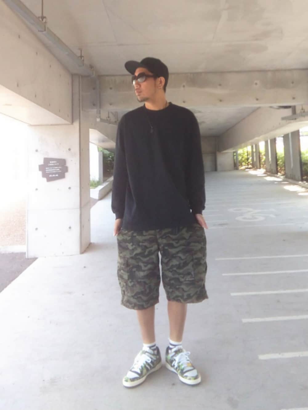 「ストリート、スケータースタイル、SANTA CRUZ、430、dunk、NIKE、NEW ERA、UNIQLO、Columbia、ラインソックス、A BATHING APE、adidas originals、ハーフパンツ、カモ柄、最近のいい感じコーデ」｜「NEW ERAの59FIFTY Jackie Robinson Day 2025 サンディエゴ・パドレス（キャップ、ブラウン系）」を使った、hasshi(ハッシー)さん（メンズ・172cm）の春コーディネートの4枚目の写真