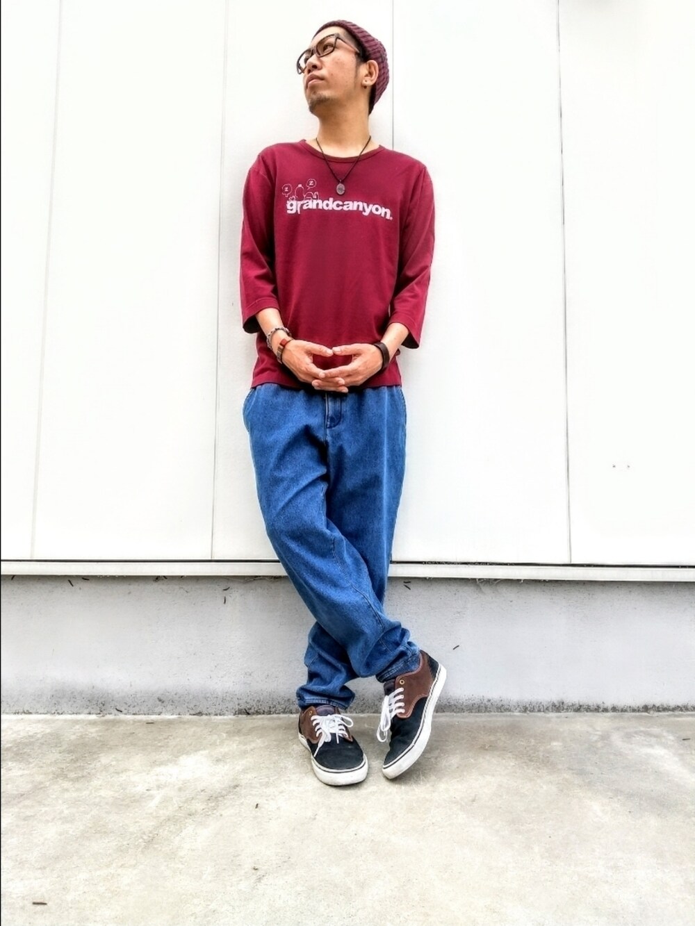 「ビーニー帽、GU、バルーンパンツ、グランドキャニオン、伊達メガネ、Emerica、中東っぽい、エンジ色、小雨を確認しているポーズ、ツム動物病院さん本当にありがとうございました、イギーさん、元気になってよかった！！、みなさんありがとうございました」｜「usedのアイテム（ニットキャップ/ビーニー、ブラウン系）」を使った、hasshi(ハッシー)さん（メンズ・172cm）の夏コーディネートの2枚目の写真