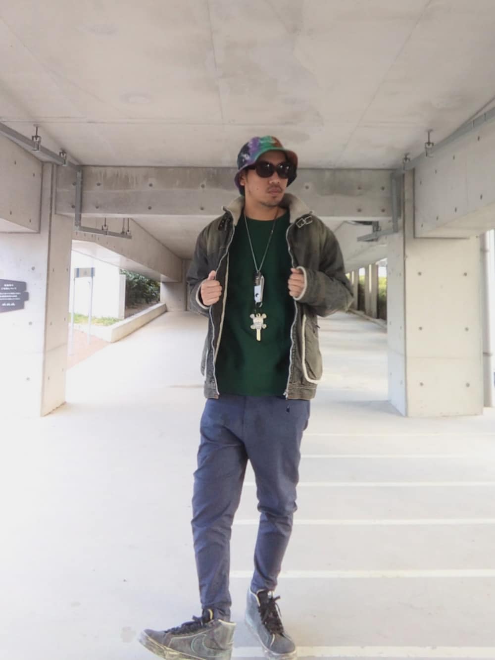 「ストリート、scanner、デニムジャケット、ボア、UNIQLO、40s&shorties、CAMBIO、NIKE、ブレーザー、バケハ、stussy、キーチェーン、Dime、ネックレス、マイベストコーデ2024」｜「40s&shortiesのアイテム（ハット、その他）」を使った、hasshi(ハッシー)さん（メンズ・172cm）の冬コーディネートの2枚目の写真