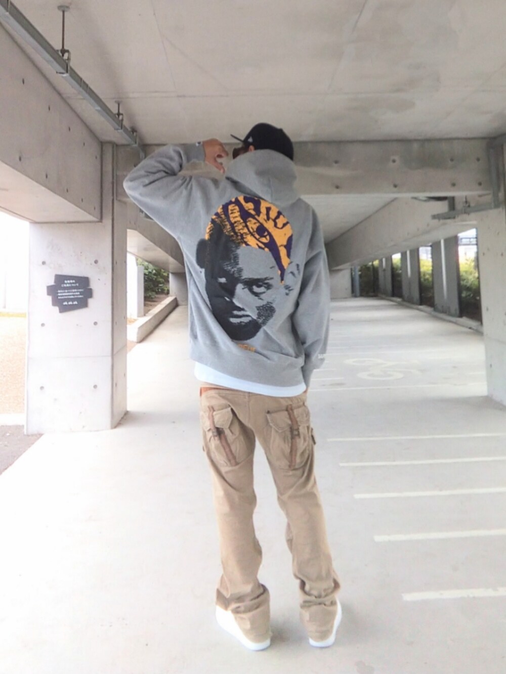 「sapeur、ロッドマン、NEW ERA、レイヤード、DGK、EDWIN、チノパン、カーゴパンツ、ストリート、NIKE、エアフォースワン、春めき満開コーデ、春コーデ」|「NEW ERAのアイテム(キャップ、ブルー系)」を使った、hasshi(ハッシー)さん(メンズ・172cm)の春コーディネートの2枚目の写真