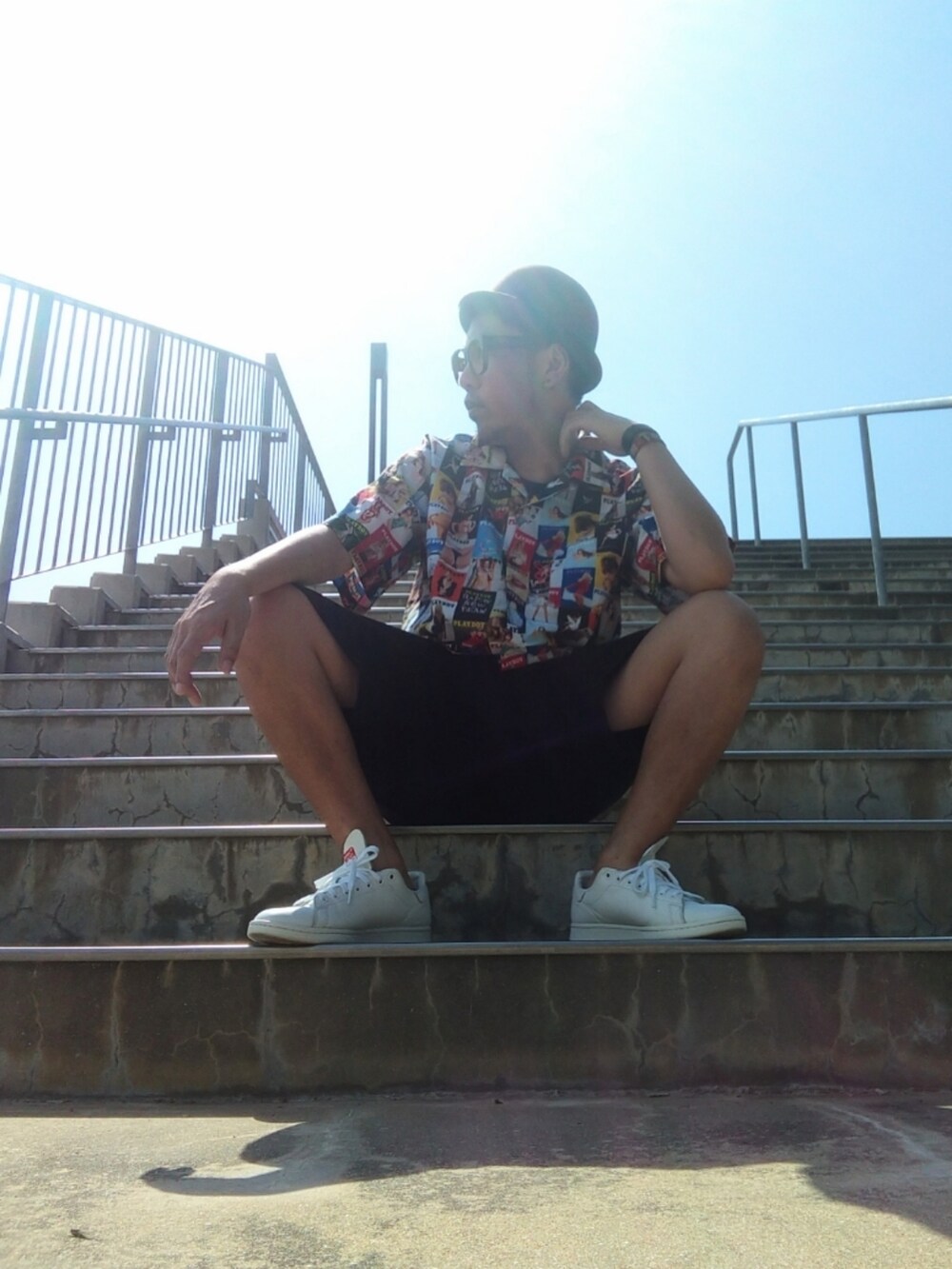 その他のTシャツ/カットソー、その他のシャツ/ブラウス、ブラック系のその他パンツを着用したメンズの夏コーディネートの4枚目の写真