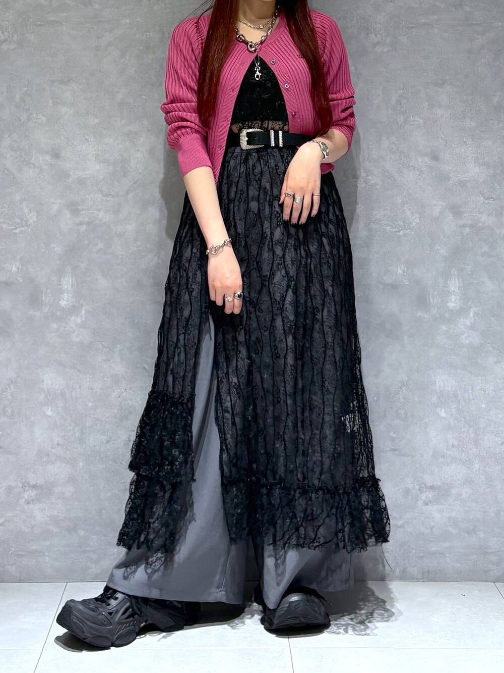「骨格ストレート_PAGEBOY、ブルベ冬_PAGEBOY、カーディガン、モード、ストリート、きれいめ、カジュアル、ネックレス、ワンピース、スラックス、ワイドパンツ、ベルト」｜「PAGEBOYのモードバックルベルト3（ベルト、ブラック系）」を使った、りりりさん（レディース・157cm）の夏コーディネートの8枚目の写真