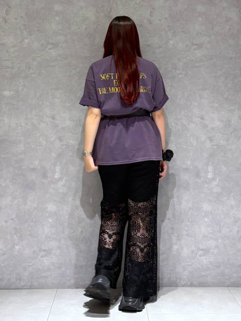 「モード、ストリート、きれいめ、カジュアル、骨格ストレート_PAGEBOY、ブルベ冬_PAGEBOY、Tシャツ、ベルト、フレアパンツ」｜「PAGEBOYのモードバックルベルト3（ベルト、ブラック系）」を使った、りりりさん（レディース・157cm）の夏コーディネートの4枚目の写真