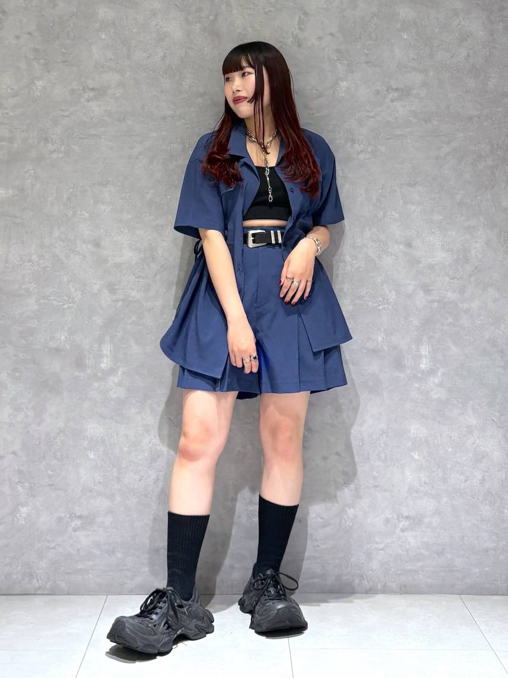 「モード、ストリート、きれいめ、カジュアル、ネックレス、骨格ストレート_PAGEBOY、ブルベ冬_PAGEBOY、シャツ、ジャケット、ショートパンツ、インナー、ベルト、キャミソール」｜「PAGEBOYのモードバックルベルト3（ベルト、ブラック系）」を使った、りりりさん（レディース・157cm）の夏コーディネートの7枚目の写真
