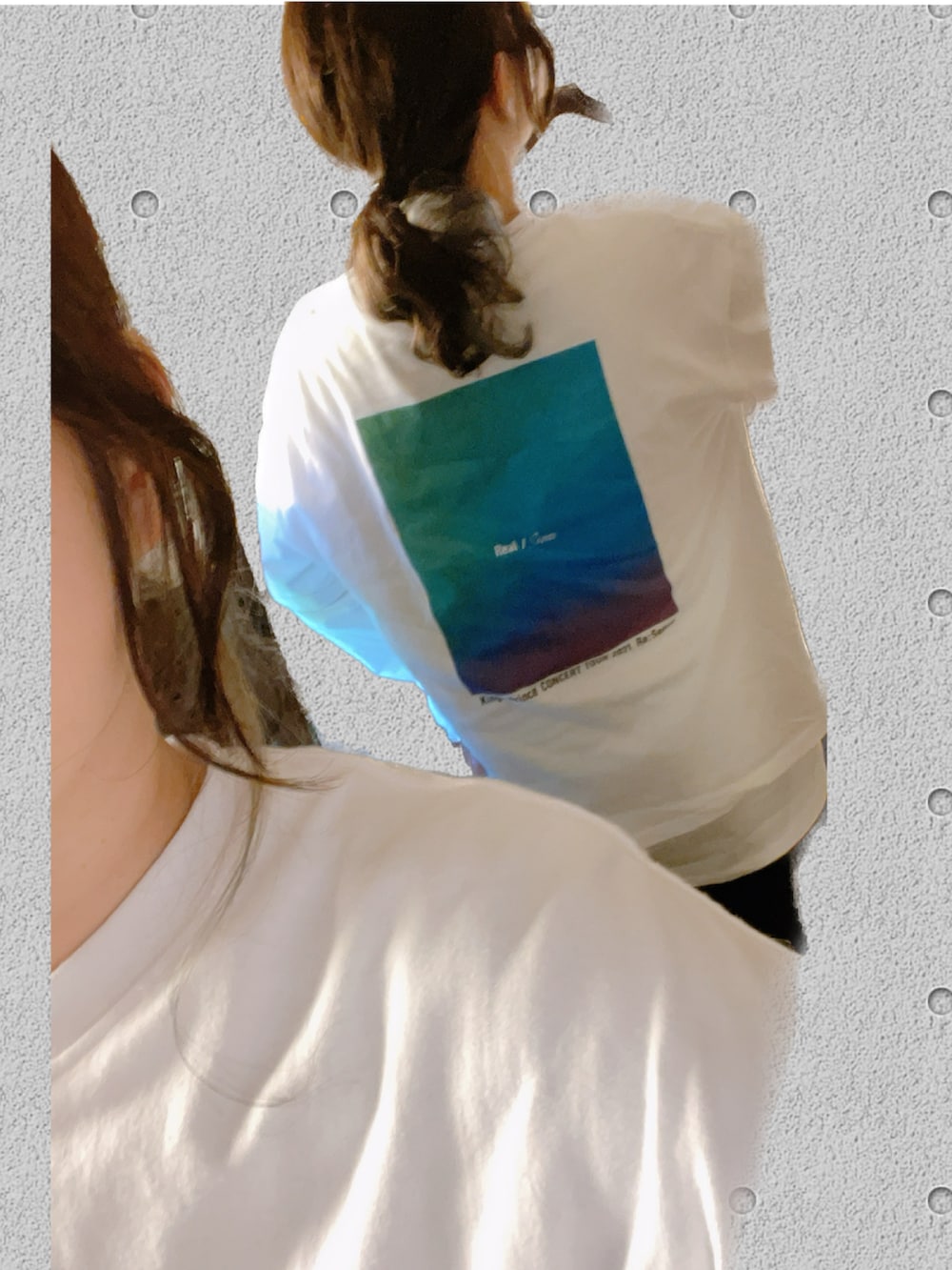 「オトナ女子、カジュアル、グッズTシャツ、king&prince、キンプリ、ジャニヲタ、ライブコーデ」｜「King&Princeのアイテム（Tシャツ/カットソー、ホワイト系）」を使った、mimiさん（レディース・154cm）の秋コーディネートの2枚目の写真