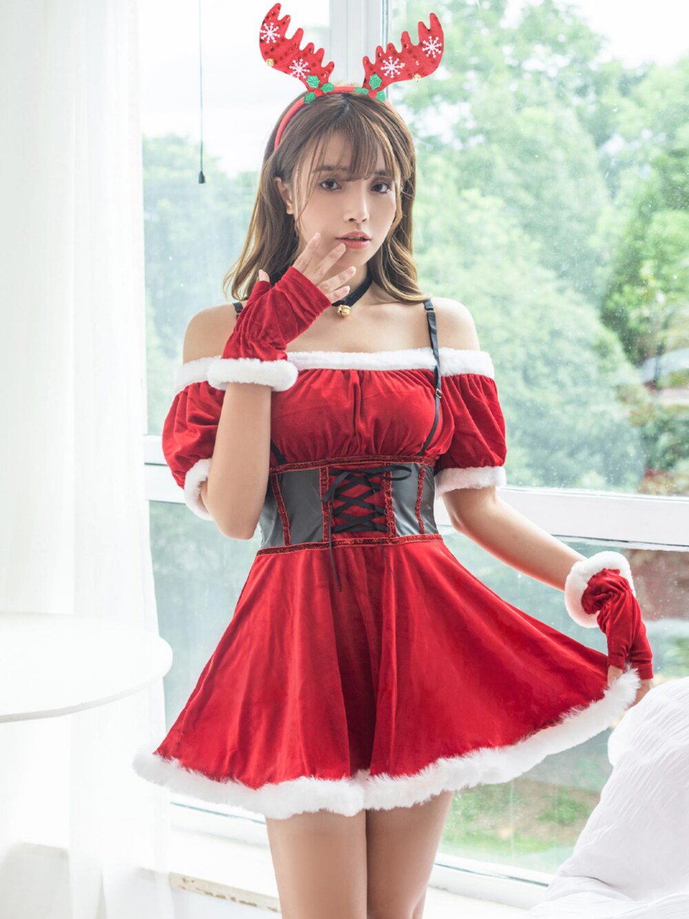 レッド系のコスチューム/パーティーグッズ、その他のその他を着用したレディースの冬コーディネートの6枚目の写真