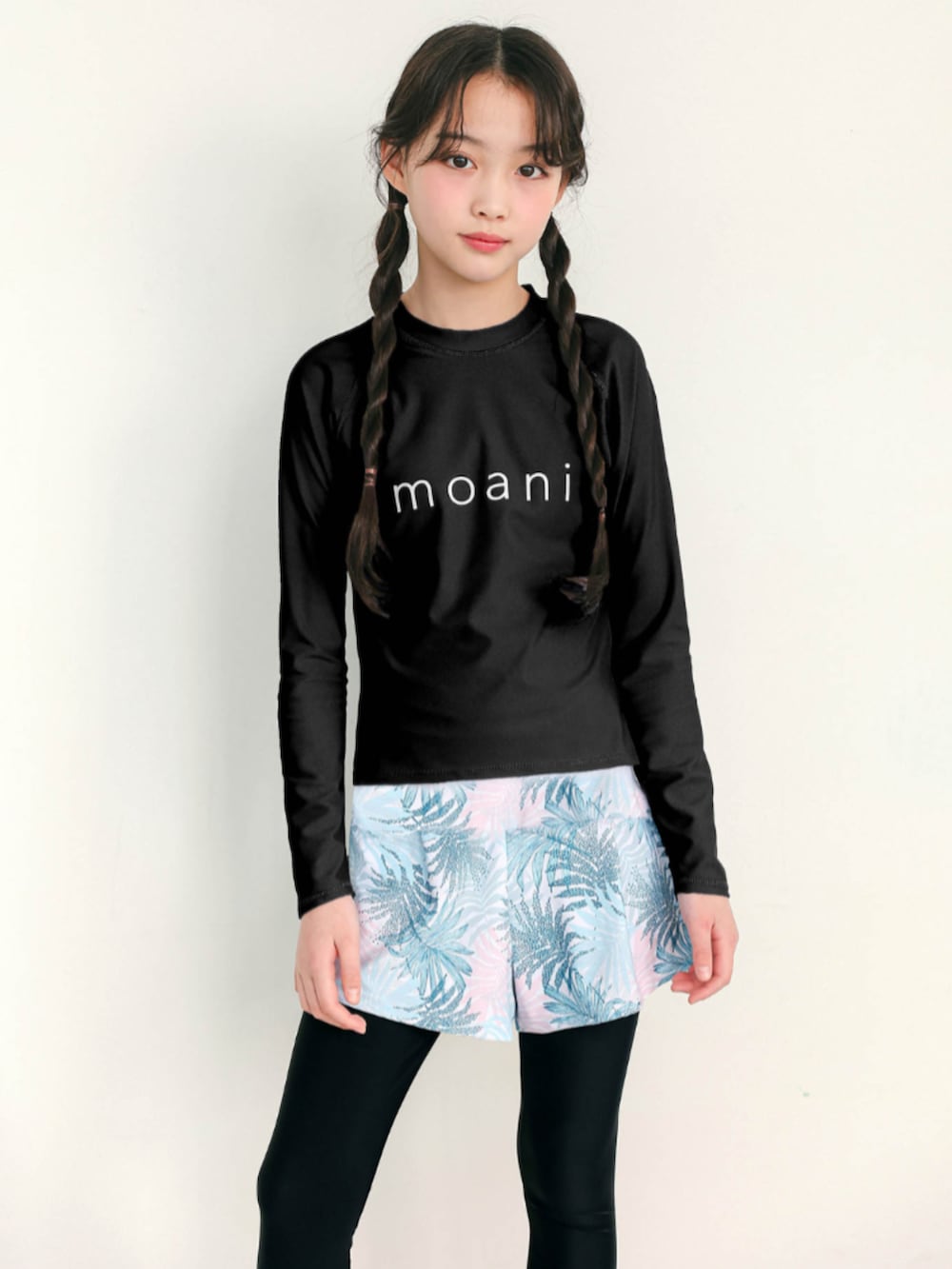 「夏服、パンツスタイル、シンプルカジュアル、プチプラ、雨の日コーデ、ゆるコーデ、夏コーデ、夏コーデ、スポーツミックス、OSYAREVO、シンプルコーデ、シンプル、水着、キッズコーデ、キッズファッション」|「OSYAREVOの【公式】インスタグラム(その他、その他)」を使った、OSYAREVOさん(キッズ・139cm)の夏コーディネートの2枚目の写真