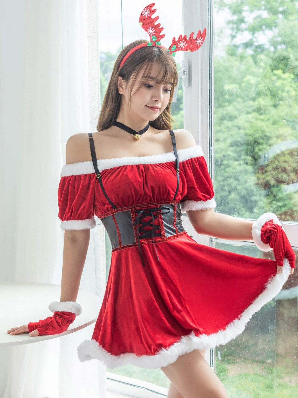 レッド系のコスチューム/パーティーグッズ、その他のその他を着用したレディースの冬コーディネートの5枚目の写真