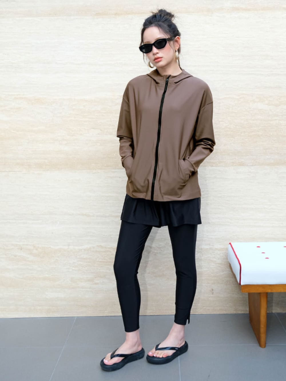 「サングラス、オトナカワイイ、今日のコーデ、ゆるコーデ、大人カジュアルコーデ、キレイめコーデ、着回しコーデ、お出かけコーデ、黒パンツ、春夏、夏服、パンツコーデ、プチプラ、OSYAREVO、サンダル」｜「OSYAREVOの【公式】インスタグラム（その他、その他）」を使った、OSYAREVOさん（レディース・167cm）の春コーディネートの3枚目の写真