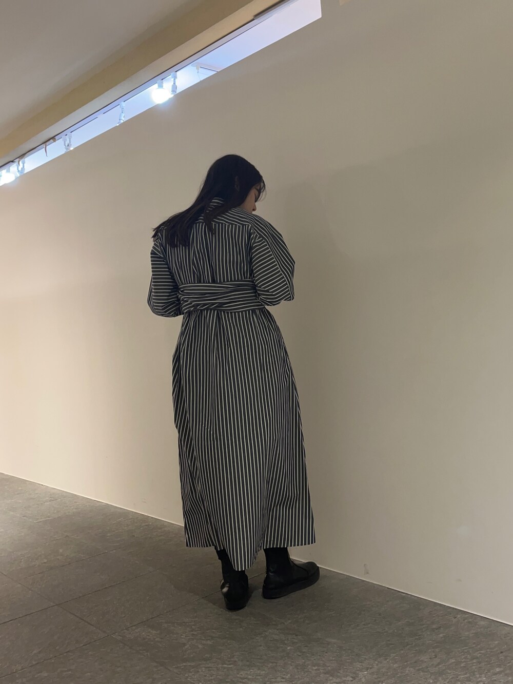 「KBF、kbf_ootd、ss、ワンピース、シャツワンピース、ストライプ」｜「KBFのアイテム（シャツワンピース、ブルー系）」を使った、maikoさん（レディース・159cm）の冬コーディネートの2枚目の写真