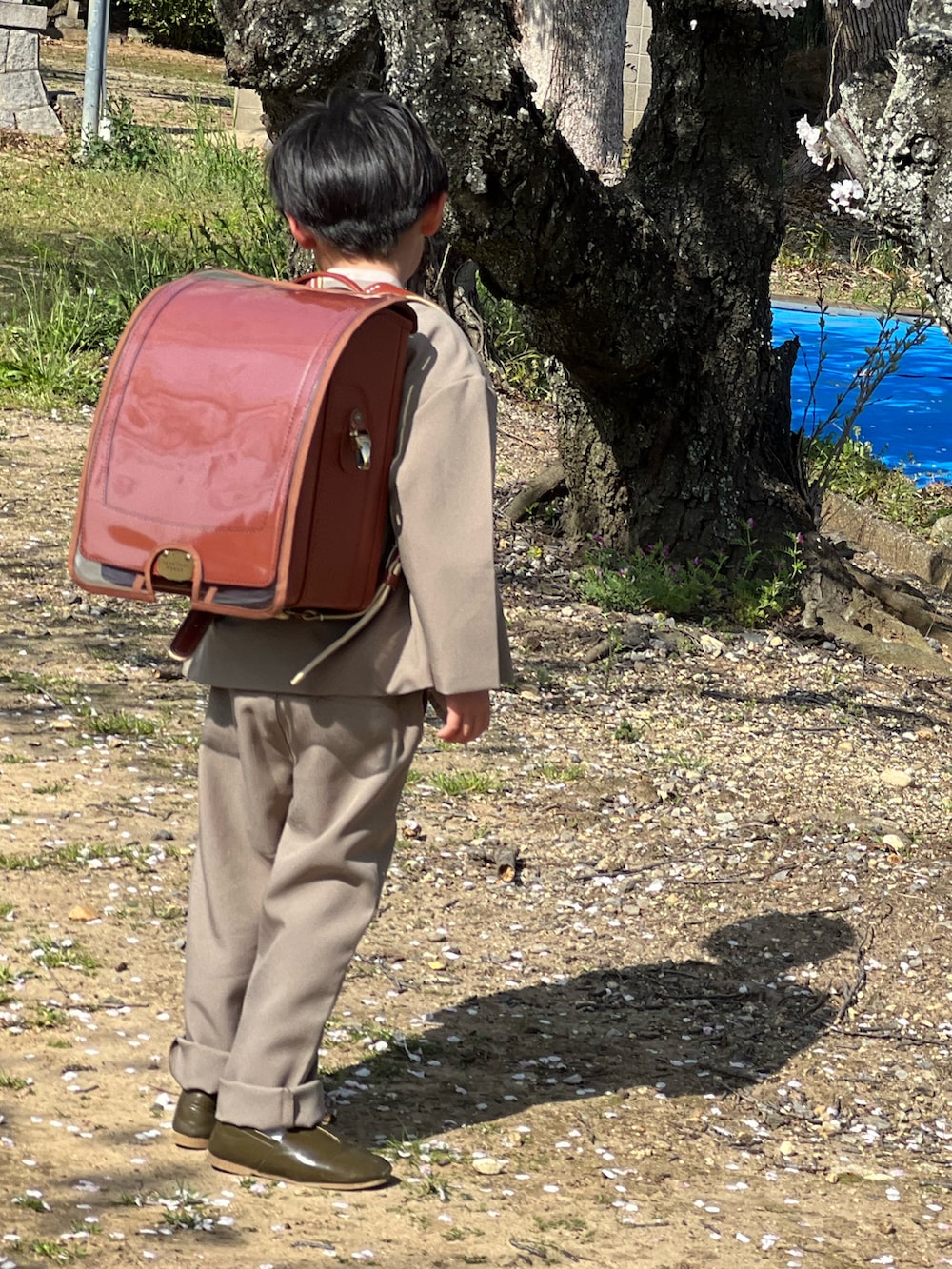 「入学式、入学式コーデ、春コーデ、1年生、フォーマル、セットアップ、ナチュラル」｜「riziereのノーカラージャケットセットアップ（スーツセット、グリーン系）」を使った、aoochan.さん（キッズ・110cm）の春コーディネートの2枚目の写真