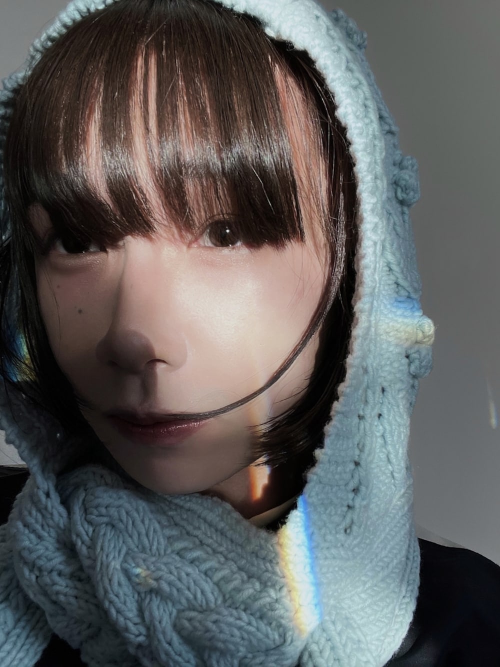 「NIKE、martinerose、デニムパンツ、ナイロンジャケット、yukifujisawa、マフラー」｜「edward cumingのアイテム（デニムパンツ、ブルー系）」を使った、未来さん（メンズ・172cm）の秋コーディネートの2枚目の写真