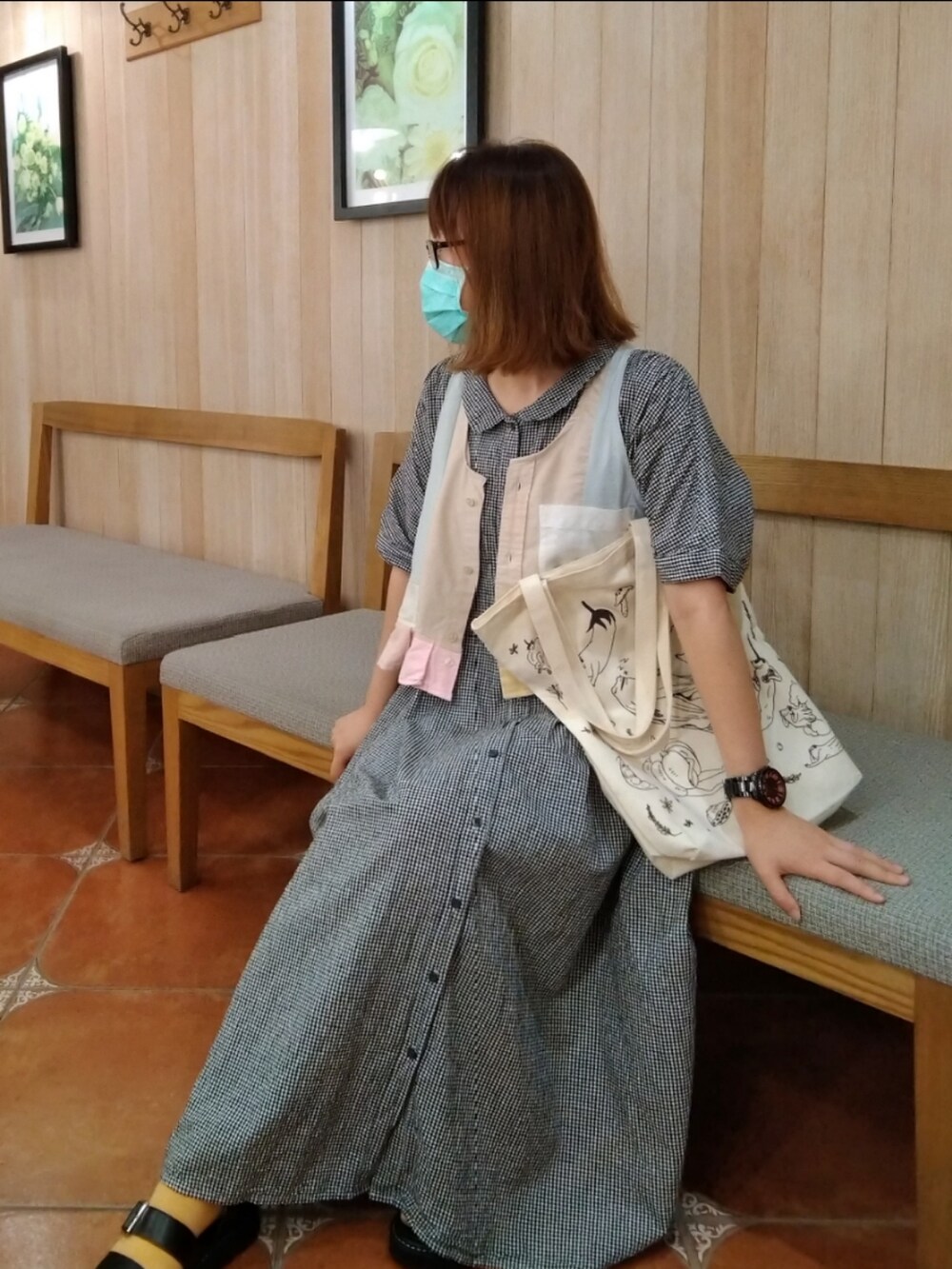 「低身長コーデ、サンダル、サマンサ モスモス(Samansa Mos2)、チェック、古着MIX、メガネ女子、黄色ソックス、おでかけコーデ、ビッグシルエット」｜「Samansa Mos2のアイテム（ワンピース/ドレス、その他）」を使った、みあめさん（レディース・154cm）の夏コーディネートの3枚目の写真