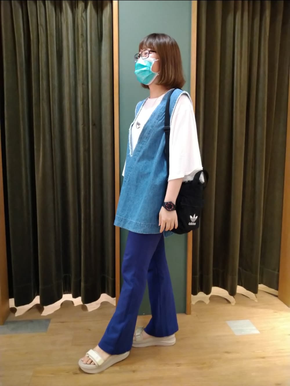 「夏、白T、ootd」｜「earth music&ecologyのアイテム（トップス、ブルー系）」を使った、みあめさん（レディース・154cm）の夏コーディネートの2枚目の写真