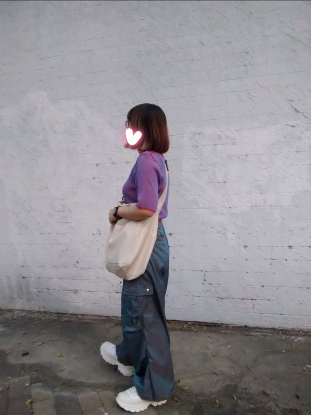「ootd、ファッションを楽しもう、球鞋、converse、紫、カーゴパンツ、コンバース、まだまだ暑い、低身長コーデ、メガネ女子、骨格ストレート、ジーナシス、VACANCY」｜「LOWRYS FARMのラリエットネックレス　973052（ネックレス、シルバー系）」を使った、みあめさん（レディース・154cm）の秋コーディネートの2枚目の写真
