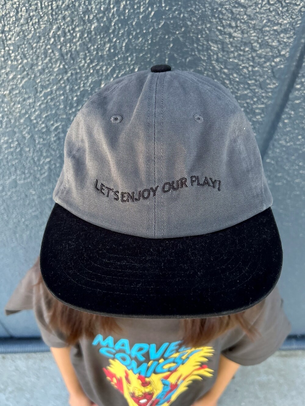 ブラック系のTシャツ/カットソー、ブラック系のその他パンツを着用したキッズの夏コーディネートの8枚目の写真