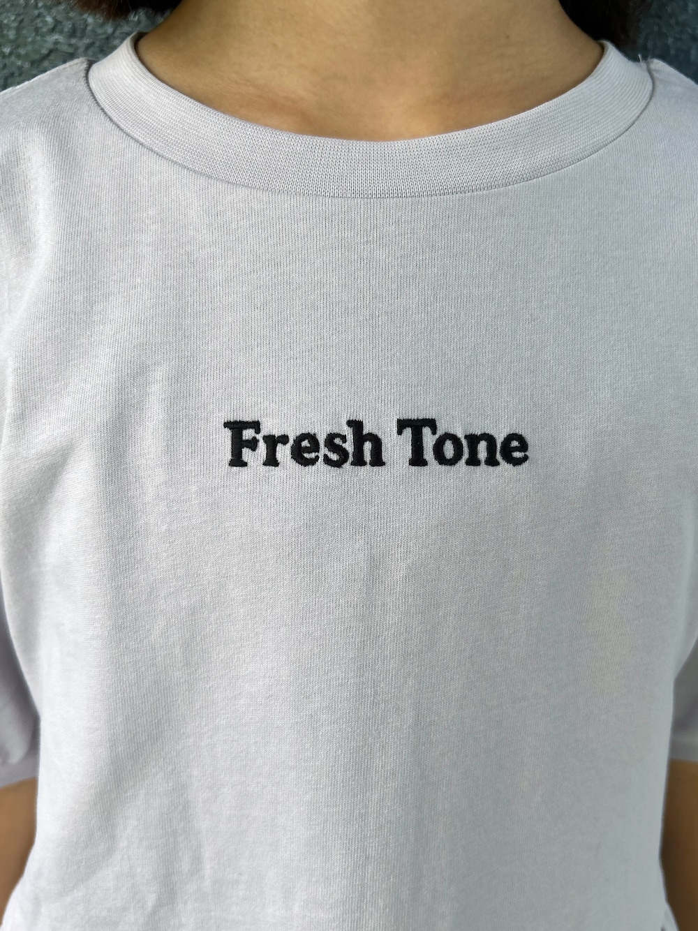 パープル系のTシャツ/カットソー、ブラック系のその他パンツを着用したキッズの夏コーディネートの5枚目の写真