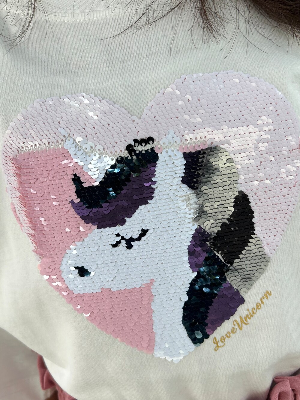 ホワイト系のTシャツ/カットソー、ピンク系のその他パンツを着用したキッズの夏コーディネートの5枚目の写真