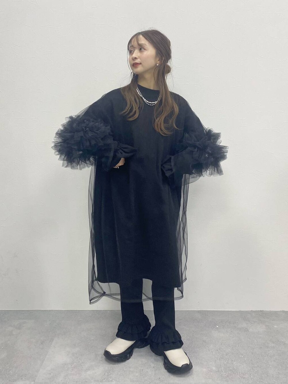 「ローリーズスタイル_LOWRYS FARM、低身長、キッズ服、ジュニア/ティーンズ、ワントーン、ブーツ、ワンピース」｜「LOWRYS FARMのニットソックススニーカーブーツ　981776（ブーツ、ホワイト系）」を使った、rinangoさん（レディース・146cm）の冬コーディネートの6枚目の写真
