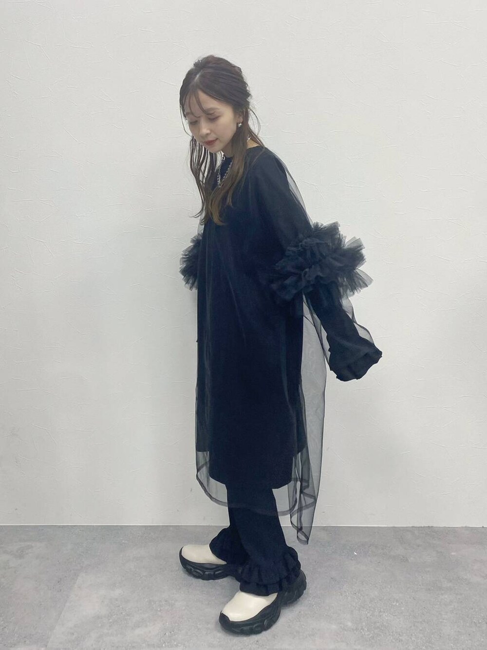 「ローリーズスタイル_LOWRYS FARM、低身長、キッズ服、ジュニア/ティーンズ、ワントーン、ブーツ、ワンピース」｜「LOWRYS FARMのニットソックススニーカーブーツ　981776（ブーツ、ホワイト系）」を使った、rinangoさん（レディース・146cm）の冬コーディネートの3枚目の写真