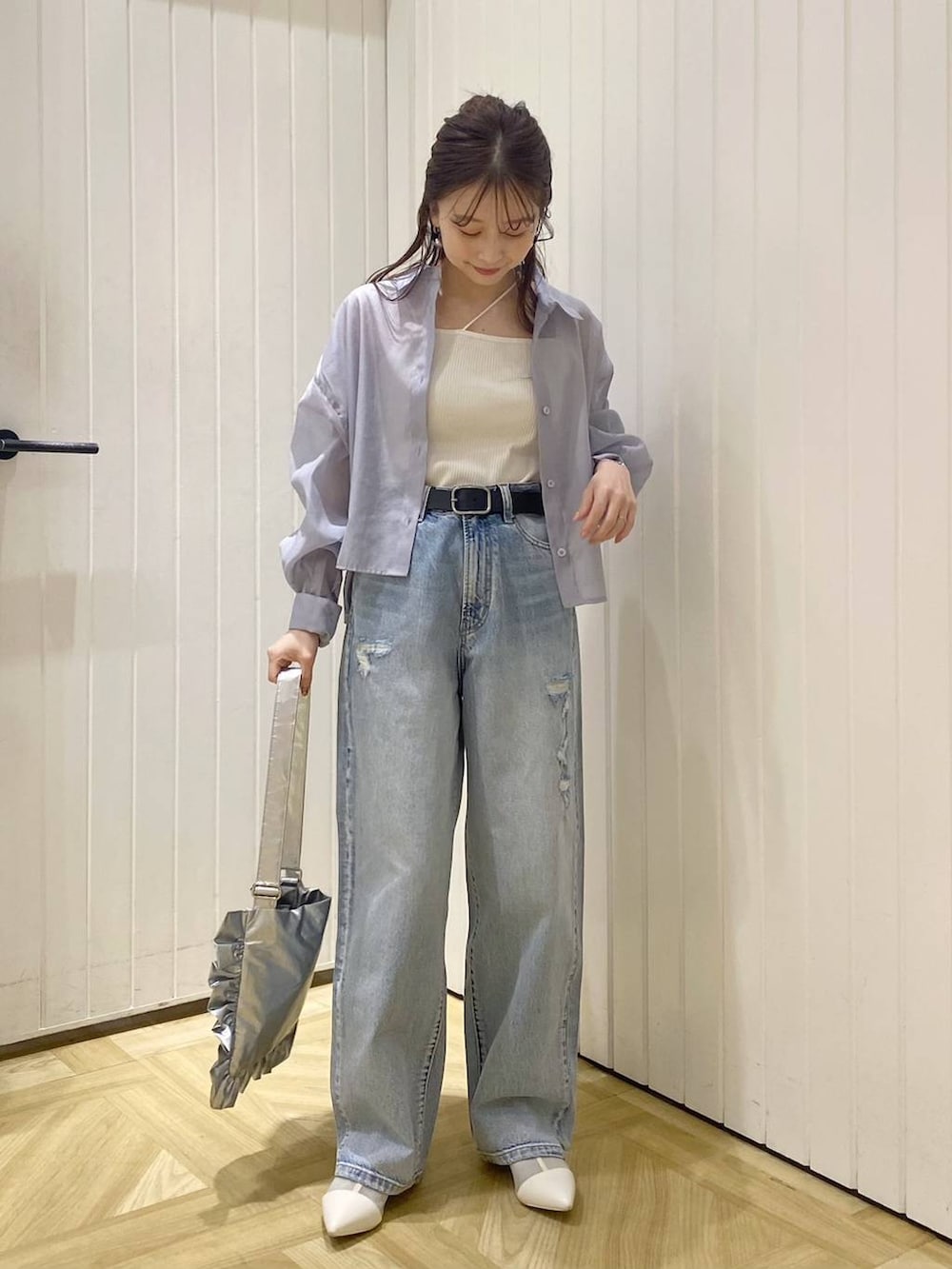 「LOWRYS FARMのシアーブーツ 100495(ブーツ、ホワイト系)」を使った、rinangoさん(レディース・146cm)の春コーディネートの2枚目の写真