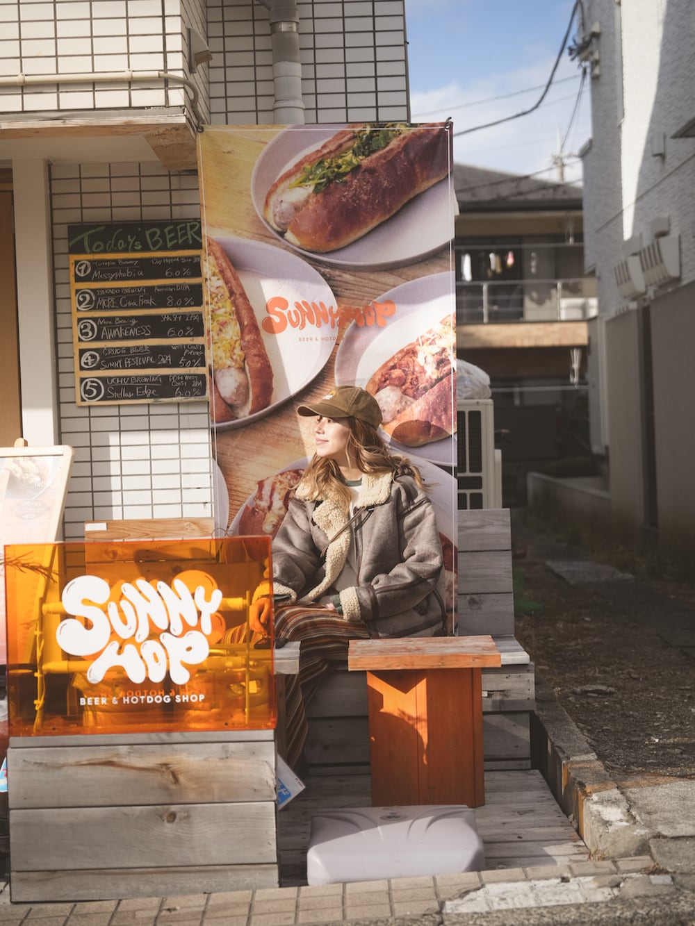 「冬コーデ、ワントーンコーデ、ブラウン、冬アウター、ボアジャケット、ニットスカート、真冬のあったかスタイル、古着MIX、ヴィンテージ、リンクコーデ、オトナ女子、レトロ、30代コーデ、ブーツスタイル、おでかけコーデ」｜「URBAN RESEARCH Sonny LabelのALPHA INDUSTRIES　W B3 FAKE MOUTON（ムートンコート、ブラウン系）」を使った、階上実穂さん（骨格ナチュラル・レディース・158cm）の冬コーディネートの2枚目の写真