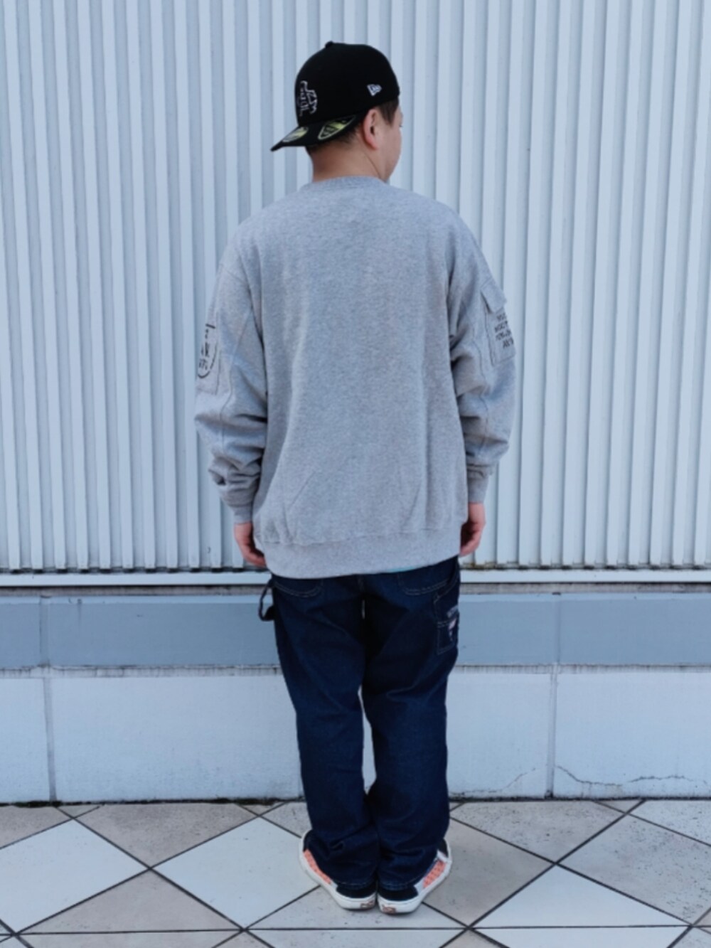 「スウェット、デニム、キャップ、AVIREX、休日コーデ、ootd、春コーデ、メンズファッション、今日のコーデ、AVIREXBelle」｜「AVIREXの【×NEW ERA/ニューエラ】ロウ プロファイル 59フィフティ / LOW PROFILE 59FIFTY "AC"/ アヴィレックス / AVIREX（キャップ、ブラック系）」を使った、SUGAYA！さん（メンズ・164cm）の冬コーディネートの2枚目の写真