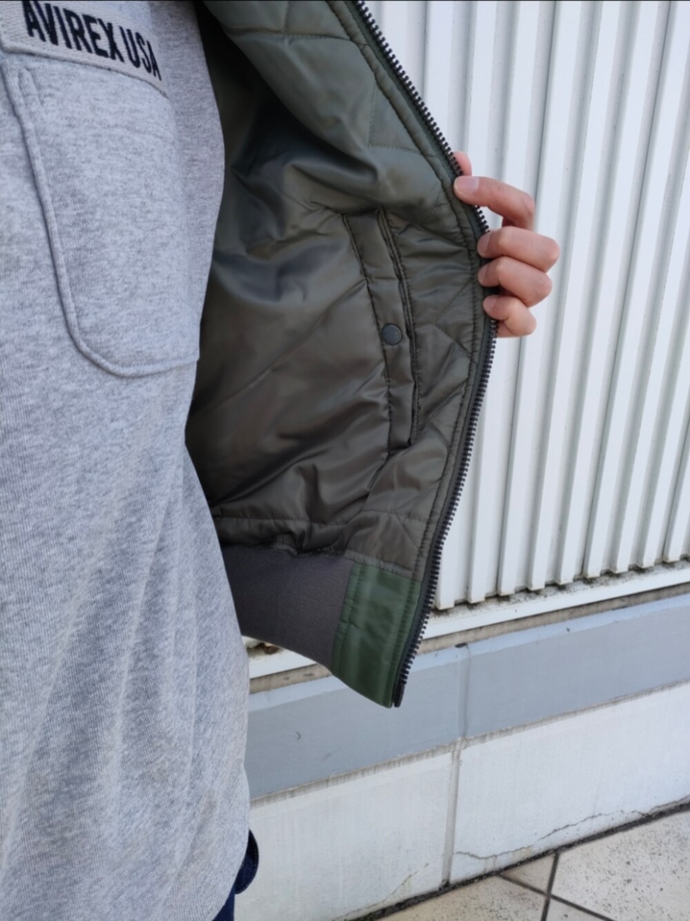 「スウェット、デニム、MA-1、キャップ、AVIREX、休日コーデ、ootd、メンズファッション、今日のコーデ、AVIREXBelle」｜「AVIREXの【×NEW ERA/ニューエラ】ロウ プロファイル 59フィフティ / LOW PROFILE 59FIFTY "AC"/ アヴィレックス / AVIREX（キャップ、ブラック系）」を使った、SUGAYA！さん（メンズ・164cm）の冬コーディネートの5枚目の写真