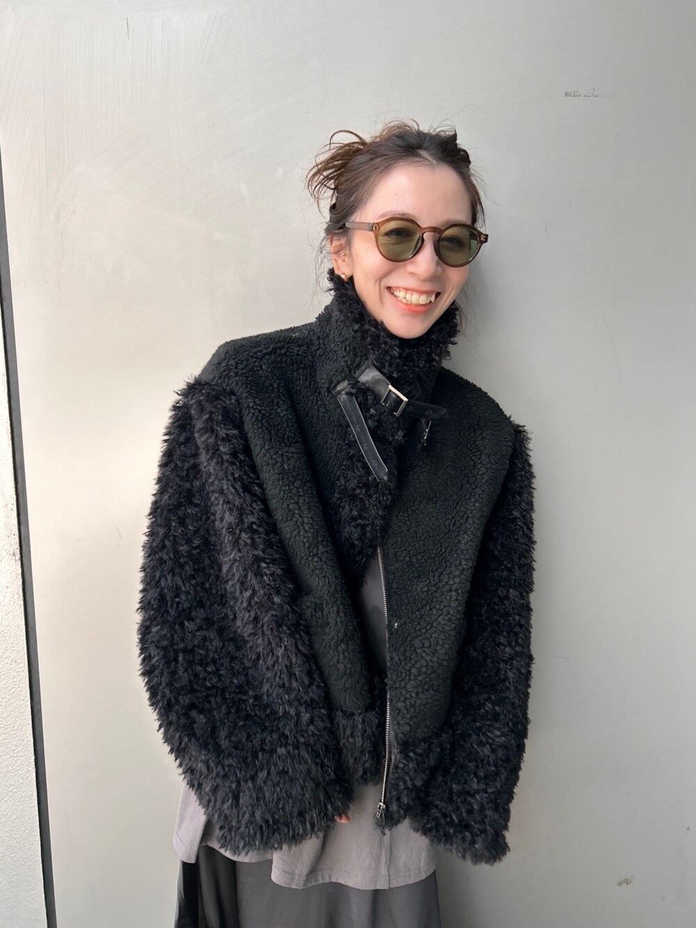 「Ungridのボアコンビムートンブルゾン（ムートンコート、ブラック系）」を使った、庄司　未菜美さん（レディース・159cm）の秋コーディネートの6枚目の写真