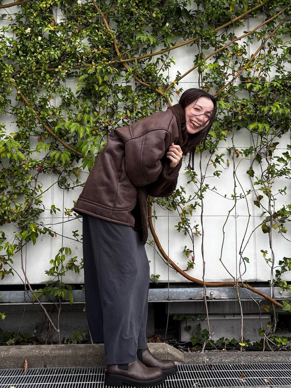「Ungridのフェイクムートンルーズブルゾン（ブルゾン、ブラウン系）」を使った、庄司　未菜美さん（レディース・159cm）の秋コーディネートの2枚目の写真