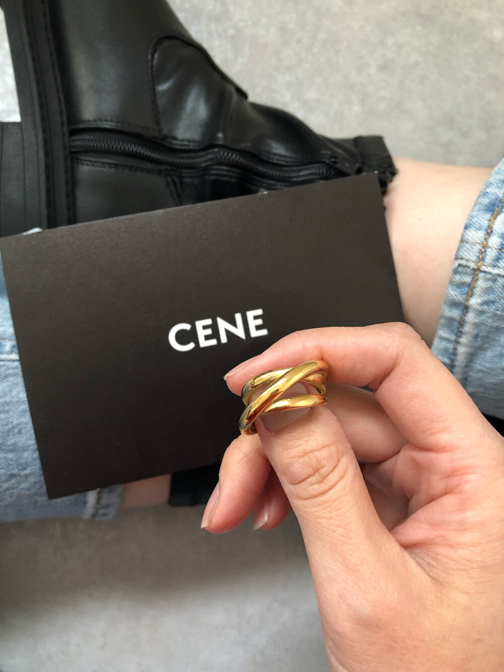 「手元コーデ、CENE、セネ、金属アレルギー対応、アクセサリー、リング、指輪、手元、ゴールドアクセ、ゴールドアクセサリー、大人カジュアル、カジュアル、オトナカジュアル、シンプル、プチプラ」｜「CENEの【CENE】セネ/フリュリング（リング、ゴールド系）」を使った、𝚔𝚘さん（レディース・160cm）の秋コーディネートの2枚目の写真