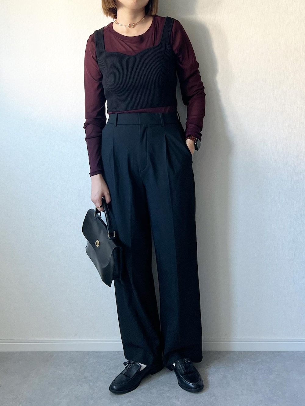 「秋服コーデ、シアートップス、秋コーデ、シンプルコーデ、GU、GUコーデ、ootd、大人カジュアル、カジュアルコーデ、秋冬コーデ、大人女子、HUNCH、hunch_ootd、大人コーデ、秋カラー」｜「hunchのクルーネックシアートップス（Tシャツ/カットソー、ブラウン系）」を使った、𝚔𝚘さん（レディース・160cm）の秋コーディネートの2枚目の写真