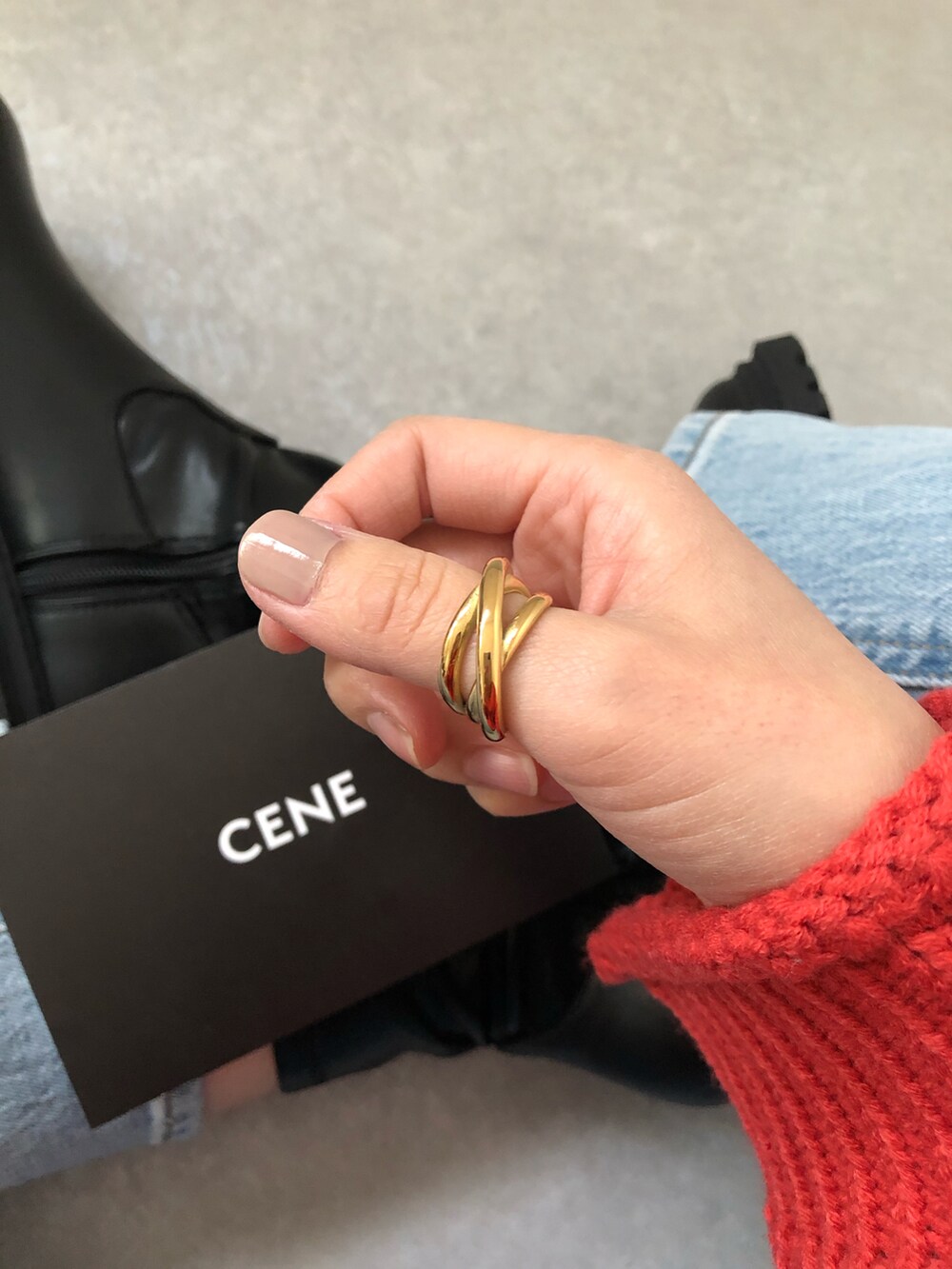 「手元コーデ、CENE、セネ、金属アレルギー対応、アクセサリー、リング、指輪、手元、ゴールドアクセ、ゴールドアクセサリー、大人カジュアル、カジュアル、オトナカジュアル、シンプル、プチプラ」｜「CENEの【CENE】セネ/フリュリング（リング、ゴールド系）」を使った、𝚔𝚘さん（レディース・160cm）の秋コーディネートの3枚目の写真