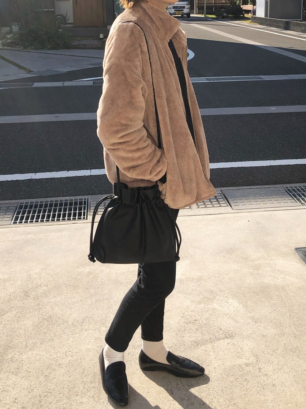 「フリース、フリースジャケット、UNIQLO、ユニクロ、オペラシューズ、GU、H&M、秋、プチプラ、プチプラコーデ、シンプル、大人カジュアル、オトナカジュアル、黒スキニー、ロンT」｜「UNIQLOのアイテム（ジャケット/アウター、ベージュ系）」を使った、𝚔𝚘さん（レディース・160cm）の秋コーディネートの3枚目の写真